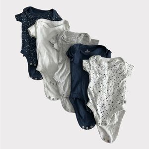EUC (5) Honest Baby Clothing Onesies NB